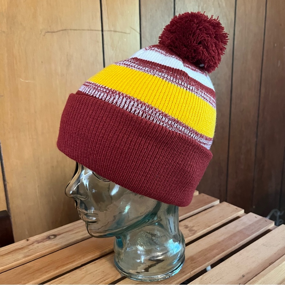 🏈🏉 Football themed Knit Hat w/ Pom Pom🏈🏉